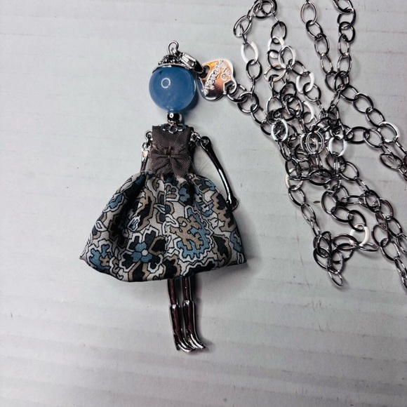 LE AMICHE Sky Blue Jade Doll Charm Necklace - Picture 4 of 6